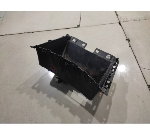 Вещевой отсек (карман) центральной консоли