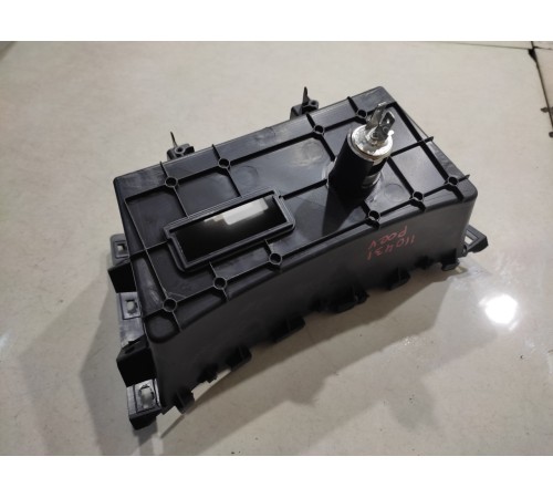 Вещевой отсек (карман) центральной консоли