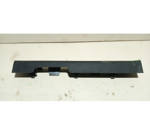 Накладка на порог передняя левая