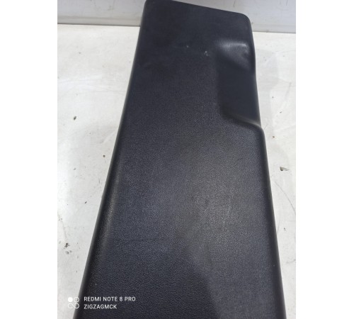 Обшивка центральной стоки левая