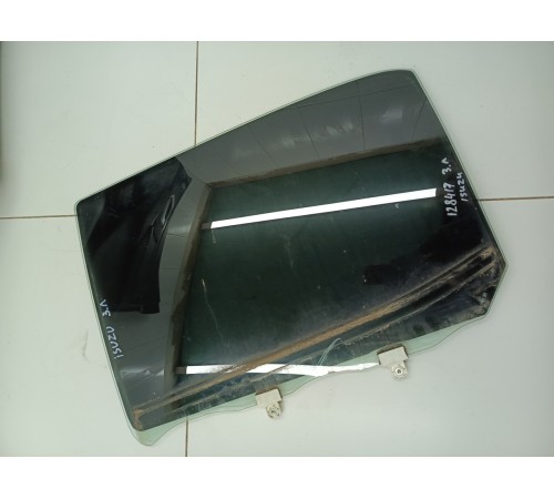 Стекло заднее левое