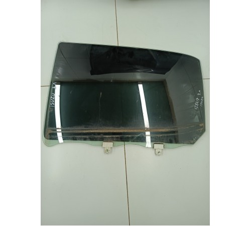 Стекло заднее левое