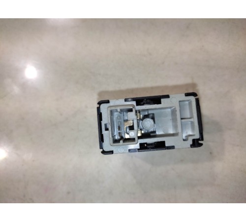 кнопка складывания сиденья(заднего левого)