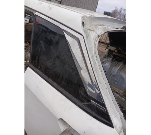 Глухое стекло заднее левое