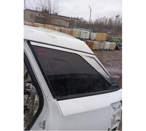 Глухое стекло заднее левое