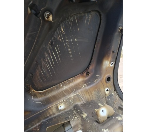 Глухое стекло заднее левое