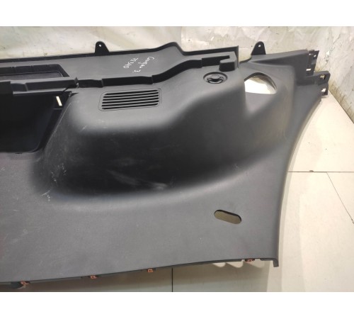 Панель багажника (задняя правая)