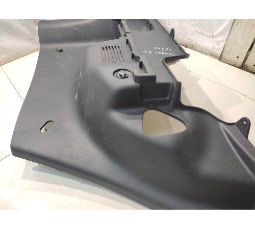 Панель багажника (задняя правая)