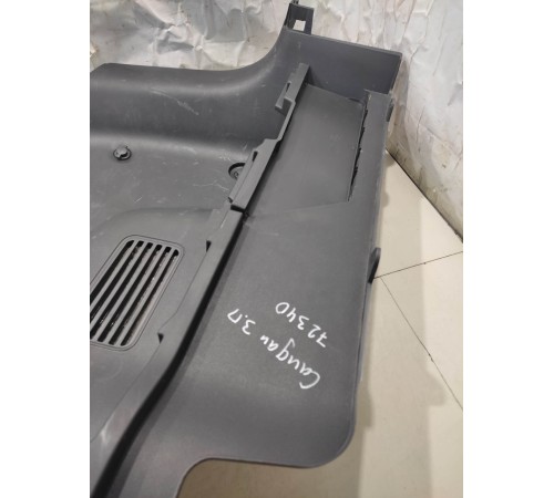 Панель багажника (задняя правая)