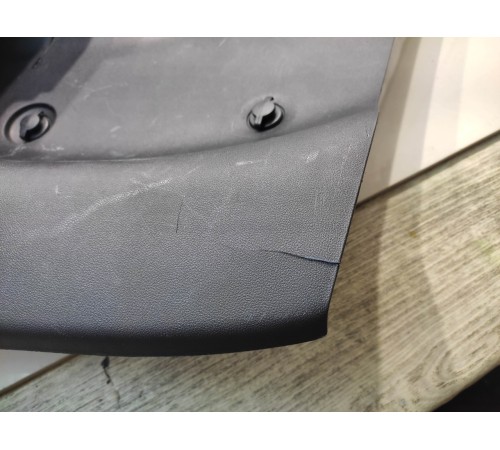 Панель багажника (задняя правая)