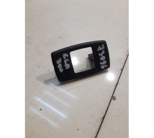 заглушка крепления солнцезащитного козырька