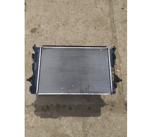 Радиатор охлаждения двигателя