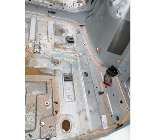 Ниша багажника(запасного колеса)