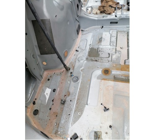 Ниша багажника(запасного колеса)