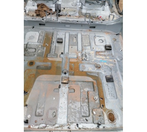 Ниша багажника(запасного колеса)