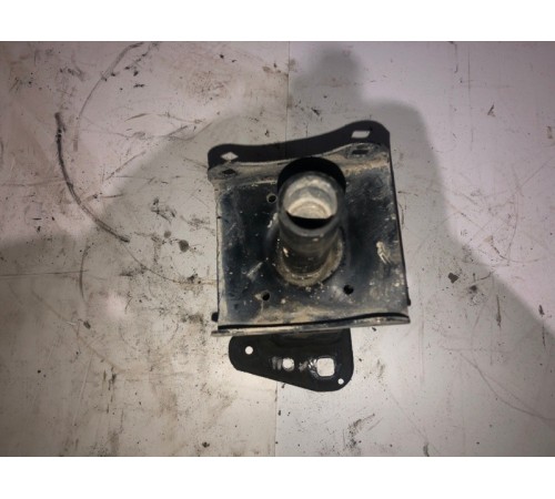 Кронштейн усилителя бампера перед.