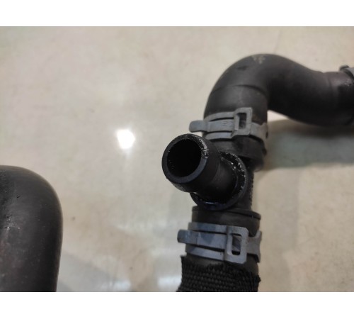 Патрубок радиатора