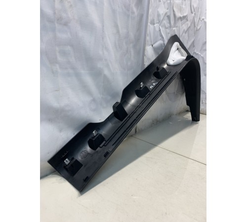 Накладка порога (передняя, левая, внутренняя)