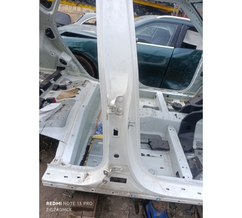 Порог со стойкой правый