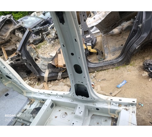 Порог со стойкой правый