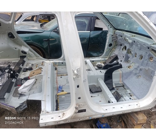 Порог со стойкой правый