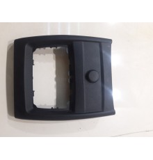Накладка центральной консоли (задняя)