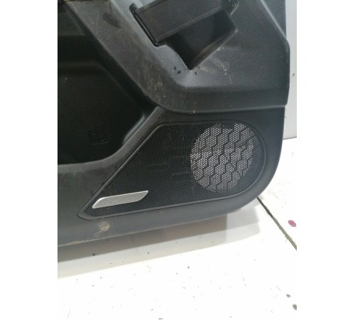 Обшивка двери передняя левая