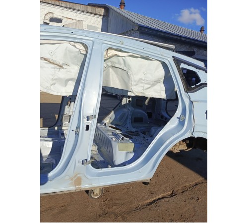 Порог со стойкой левый,с окорочком