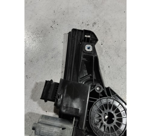 Стеклоподъемник двери задний правый