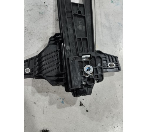 Стеклоподъемник двери задний правый