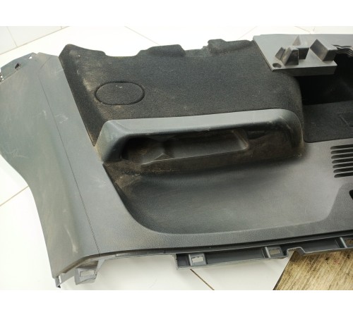 Обшивка багажника левая