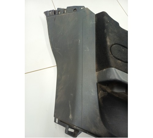 Обшивка багажника левая