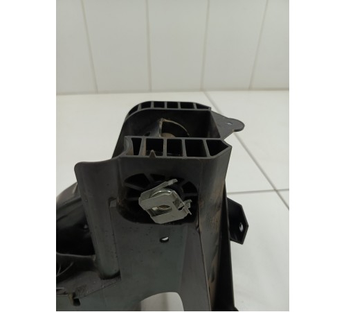 Педаль тормоза