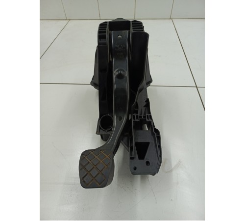 Педаль тормоза