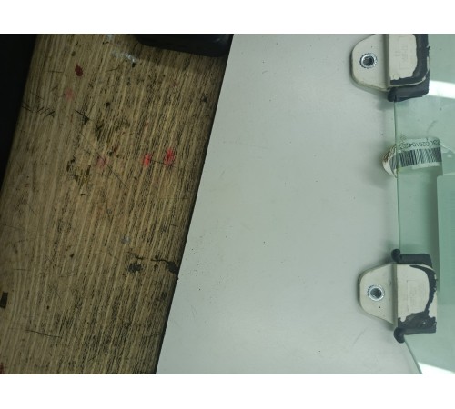 Стекло переднее правое