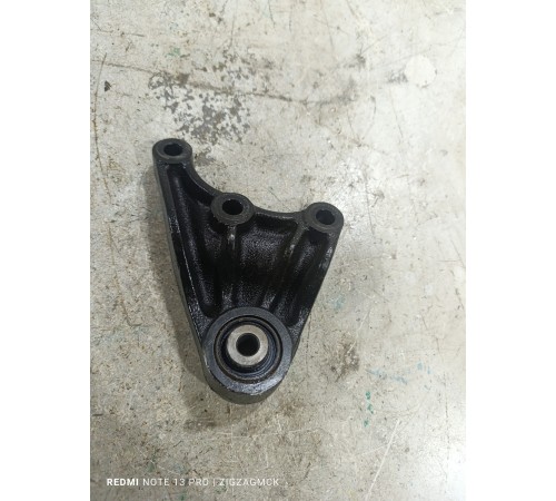 Кронштейн двигателя