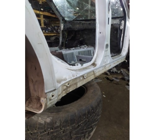 Порог со стойкой правый