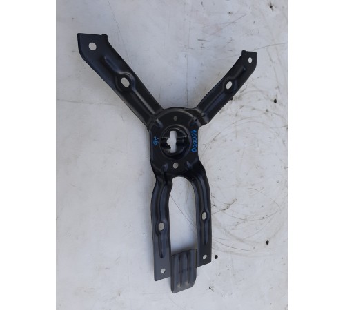 Механизм крепления запасного колеса