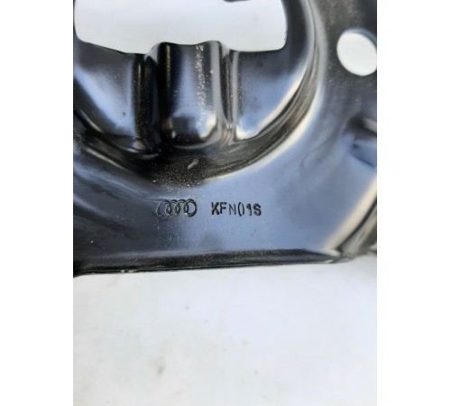 Механизм крепления запасного колеса