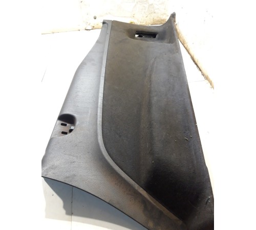 Обшивка багажника (правая)