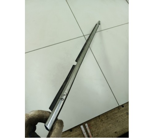 Молдинг двери задний правый