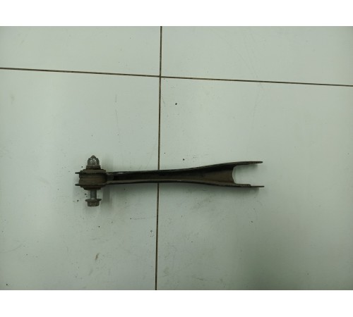 Рычаг задний правый