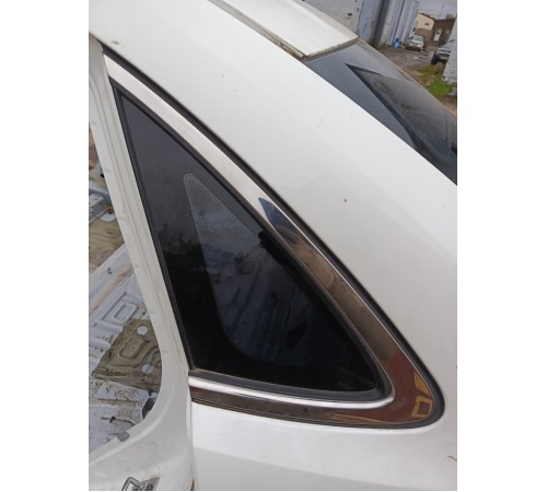 Глухое стекло заднее левое