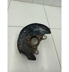 Кулак поворотный передний правый