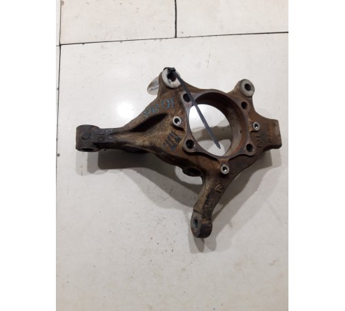 Кулак поворотный(передний правый)