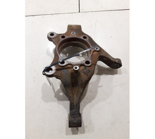 Кулак поворотный(передний правый)