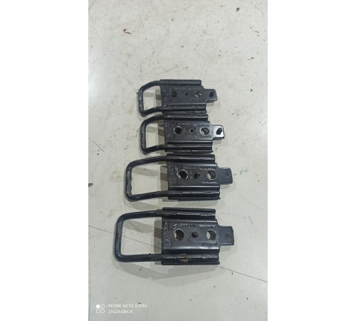 Скоба распашной двери