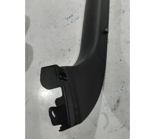 Обшивка крышки багажника правая