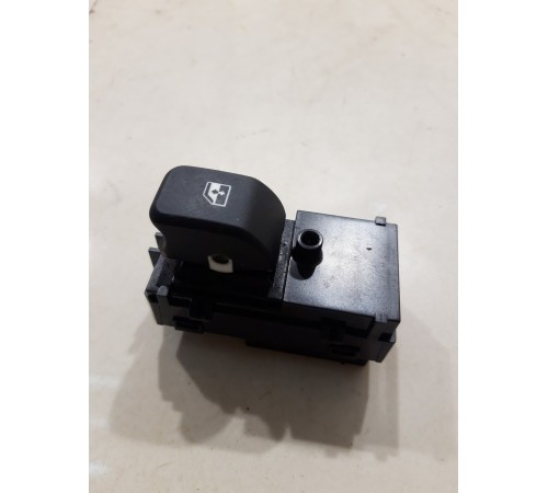 Кнопка стеклоподъемника (задняя, правая)