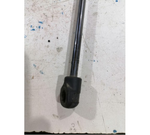 Амортизатор крышки багажника задний 